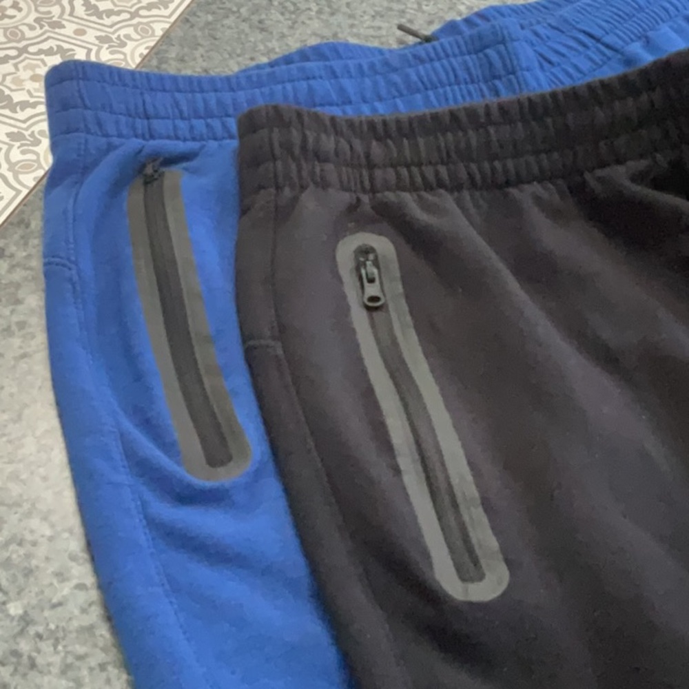 Two pair men’s Old Navy active shorts.